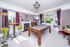 DINING ROOM- click for photo gallery